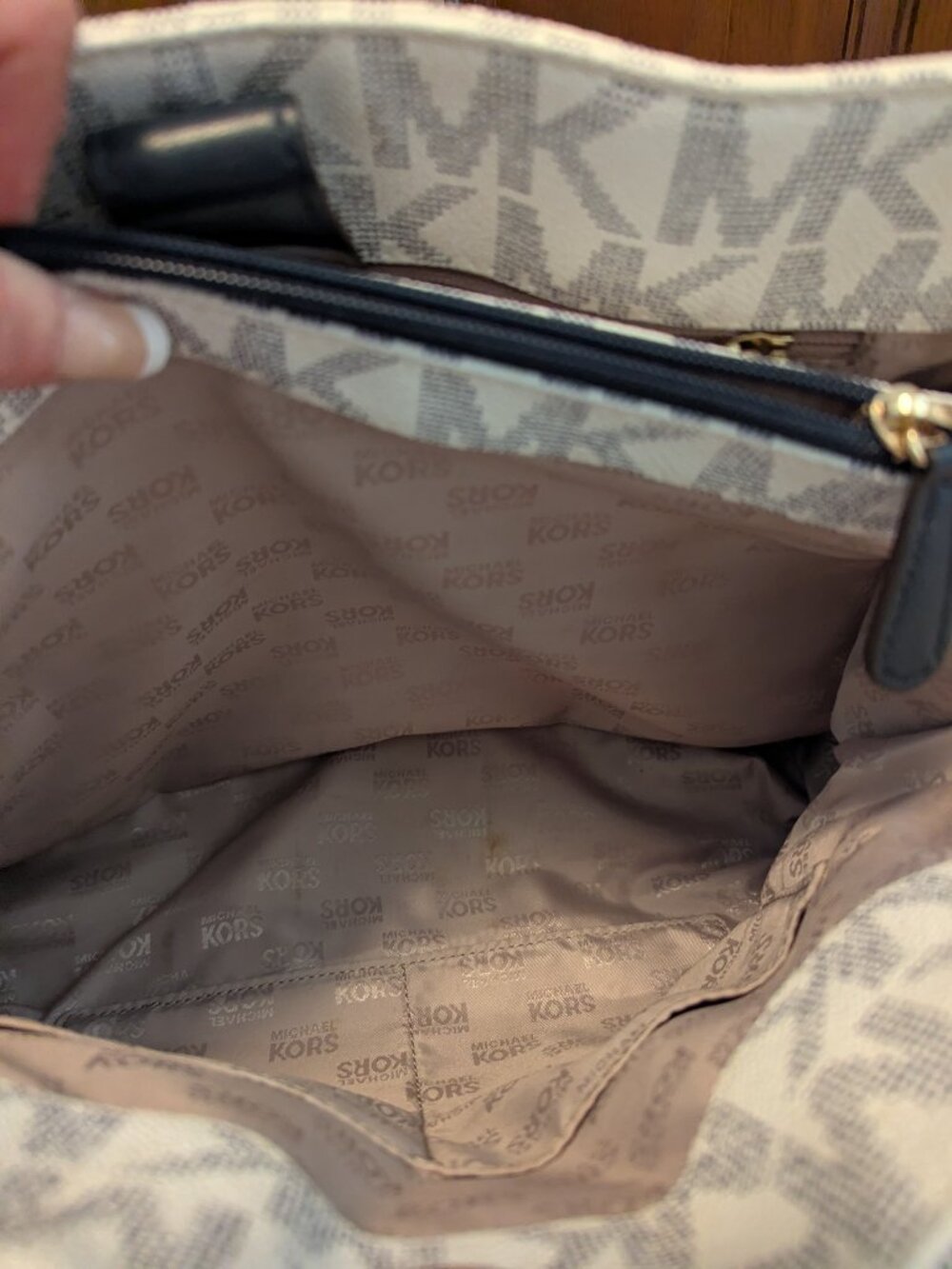 Michael Kors Hamilton Large White MK Logo Tote Bag Gold Chain Leather Trim‎ Bag - Picture 12 of 16